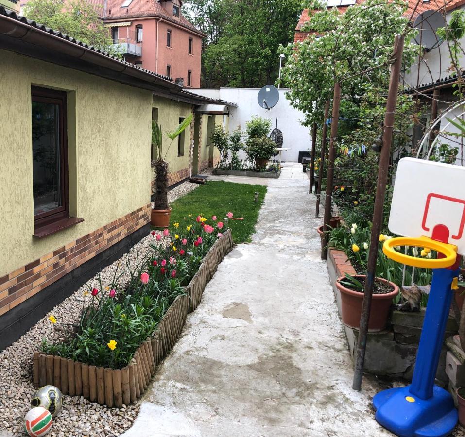 Bungalow Near By Playmobil And Fair Nuremberg Zirndorf Exterior photo